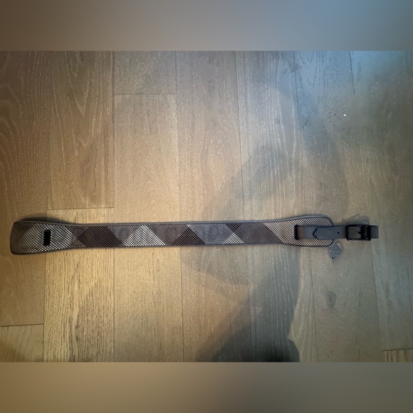 Burberry check belt size 30” / 70 cm. Perfect conditions.